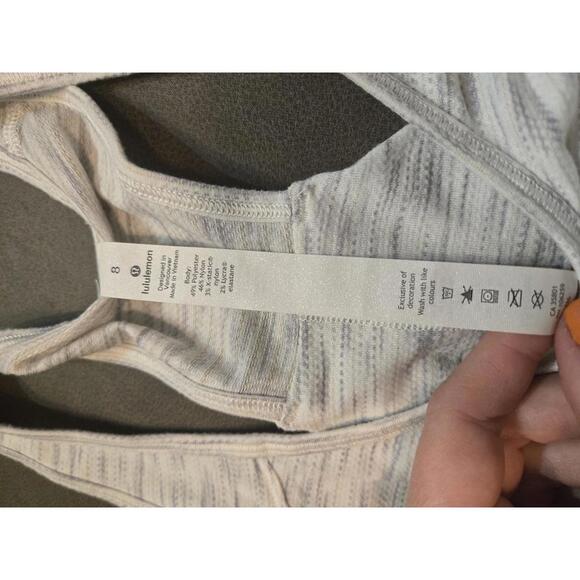 Lululemon Women's Activewear Tank Top Size 8 - Picture 2 of 4